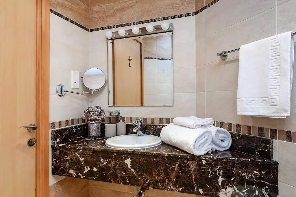 Spacious 2Br Apartment In Marina Crown Dubai United Arab Emirates